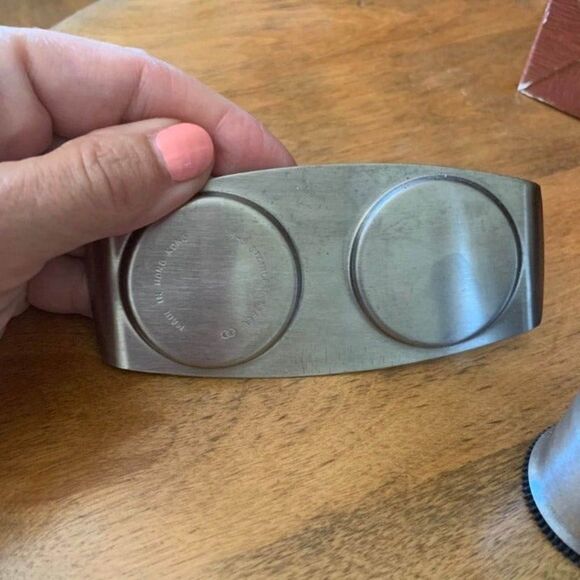 Mid century salt & pepper shakers - Picture 7 of 7